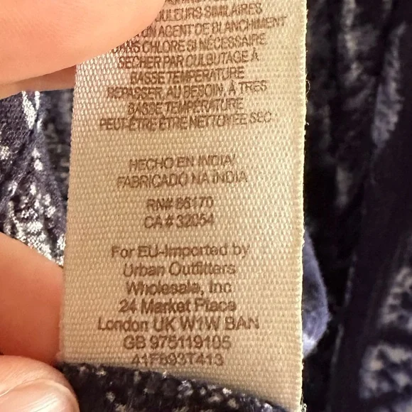 Free People Boho Ratio Indigo Printed Button Down Tunic Blouse size XS EUC - Picture 11 of 11